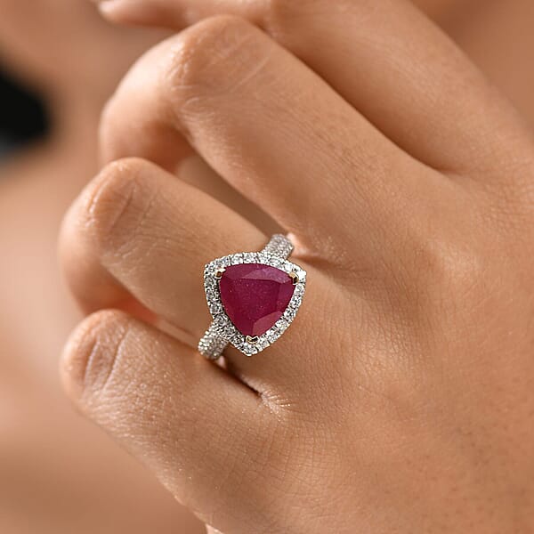 10K Yellow Gold AAA Niassa Ruby Luxuriant Lab Grown Diamond (E-F VS) (0.87 Cts) Ring 7.30 Ctw