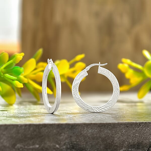 30mm Diamond-cut Hoop Earrings In Sterling Silver 3.10 Grams