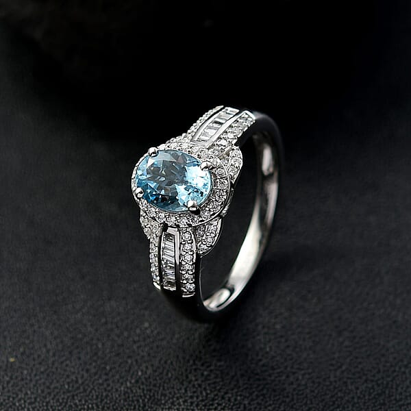 950 Platinum AAAA Santamaria Aquamarine White Diamond VS2 Main Stone With Side Stone Ring Platinum Wt. 5.64 G 1.62 Ctw