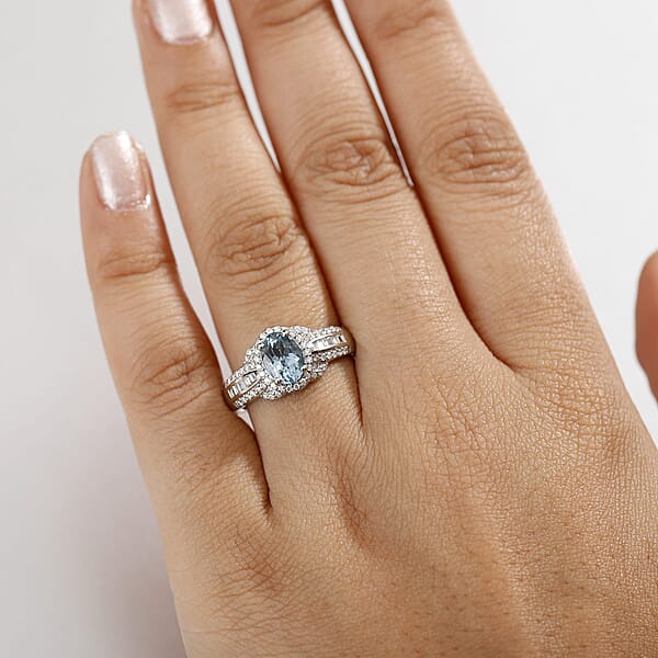 950 Platinum AAAA Santamaria Aquamarine White Diamond VS2 Main Stone With Side Stone Ring Platinum Wt. 5.64 G 1.62 Ctw