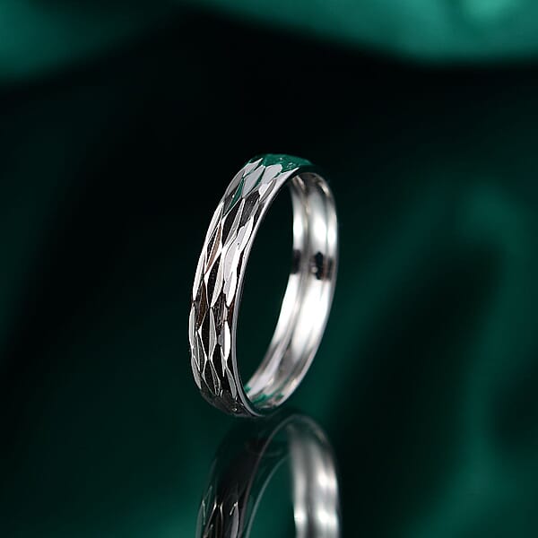 950 Platinum Diamond-Cut Band Ring (3.35 Grams)