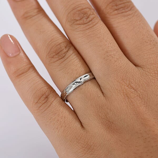 950 Platinum Diamond-cut Textured Band Ring (3.50 G)