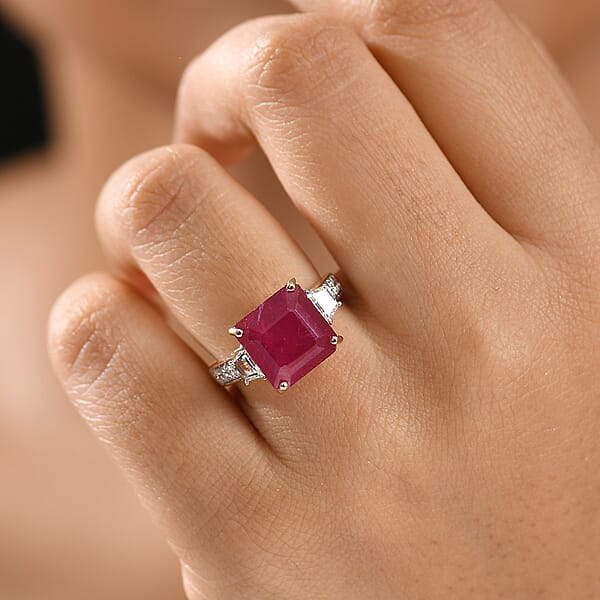 AAA Asscher Cut Niassa Ruby And E-F VS Luxuriant Lab Grown Diamond 10.78 Ctw Ring In 10K Yellow Gold