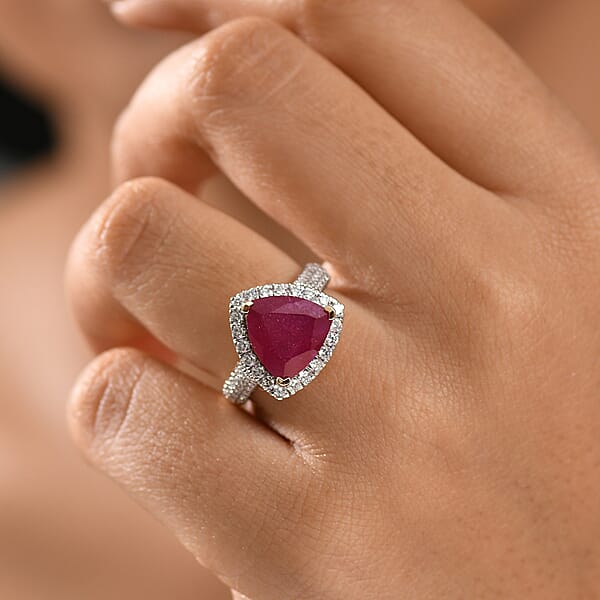 AAA Niassa Ruby And E-F VS Luxuriant Lab Grown Diamond 7.30 Ctw Ring In 10K Yellow Gold