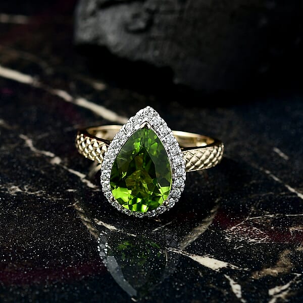 AAA Peridot And G-H SI Luxuriant Lab Grown Diamond 4.33 Ctw Ring In 10K Yellow Gold