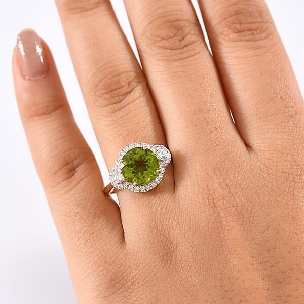 AAA Peridot And Luxuriant Lab Grown Diamond G-H SI 4.35 Ctw Ring In 10K Yellow Gold