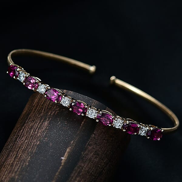 AAA Radiant Ember Garnet And Luxuriant Lab Grown Diamond E-F VS 4.40 Ctw Cuff Bracelet In 10K Yellow Gold (7.25 In)