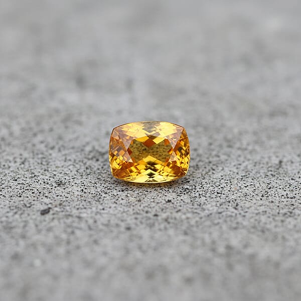 AAAA Adamantine Sphene (Cush 9x7 Mm) 2.00 Ctw