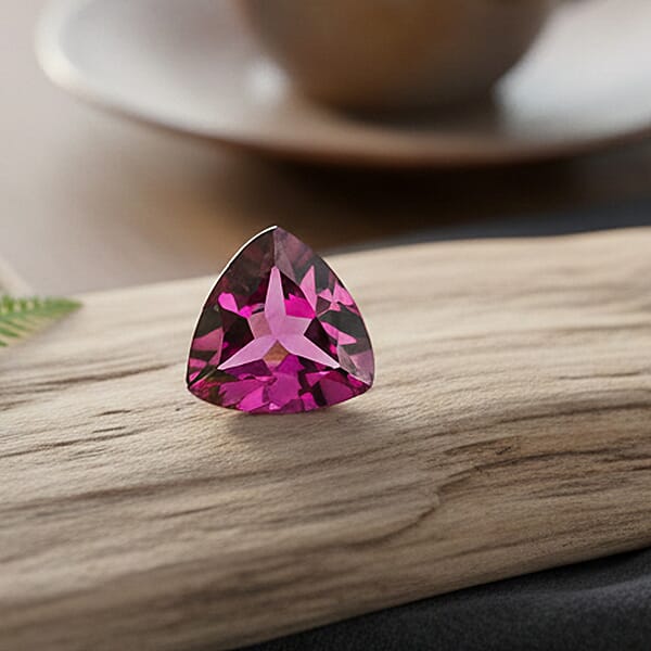 AAAA Radiant Ember Garnet (Trl Free Size) 1.00 Ctw