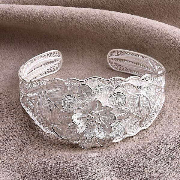 Artistry Tarakashi Collection Floral Bangle Bracelet In Sterling Silver (7.25 In) 26 Grams