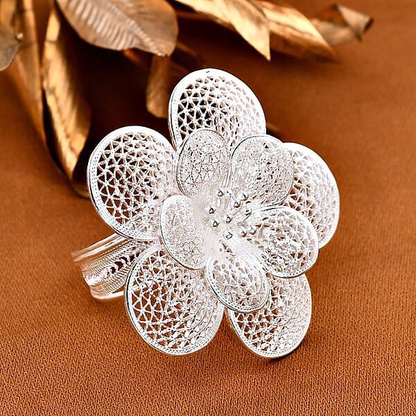 Artistry Tarakashi Collection Floral Ring In Sterling Silver 6.75 Grams