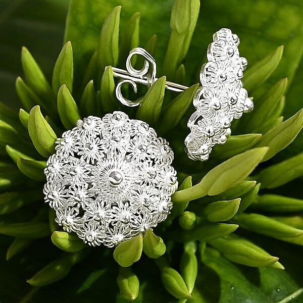 Artistry Tarakashi Collection Sterling Silver Floral Earrings (4.50 Grams)