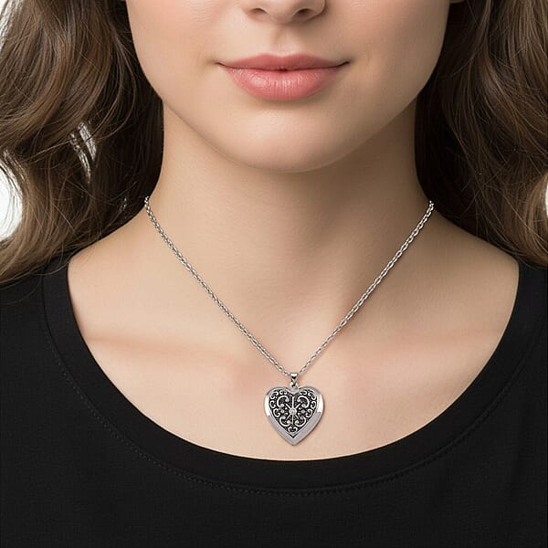 Austrian Crystal Heart Locket Pendant Necklace In Stainless Steel 20-22 Inches