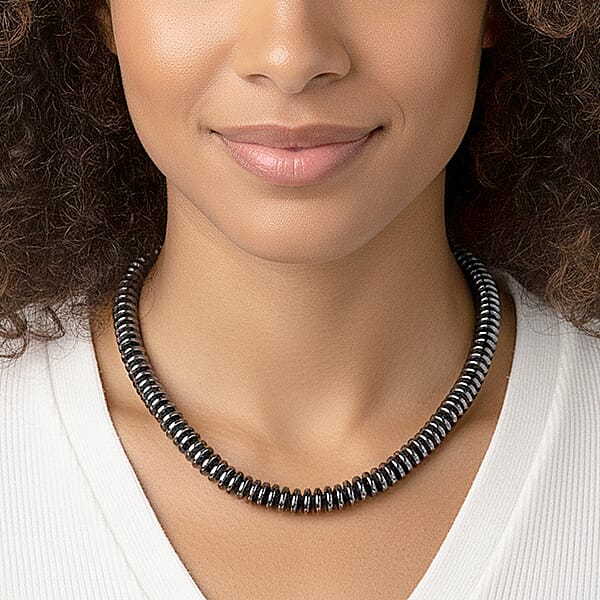 Black Plated Hematite Roundel Beaded Necklace In Silvertone 689.00 Ctw (21.25-23.25 Inches)