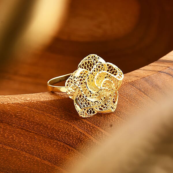 Blooming Flower Ring In 10K Yellow Gold 2.30 Grams