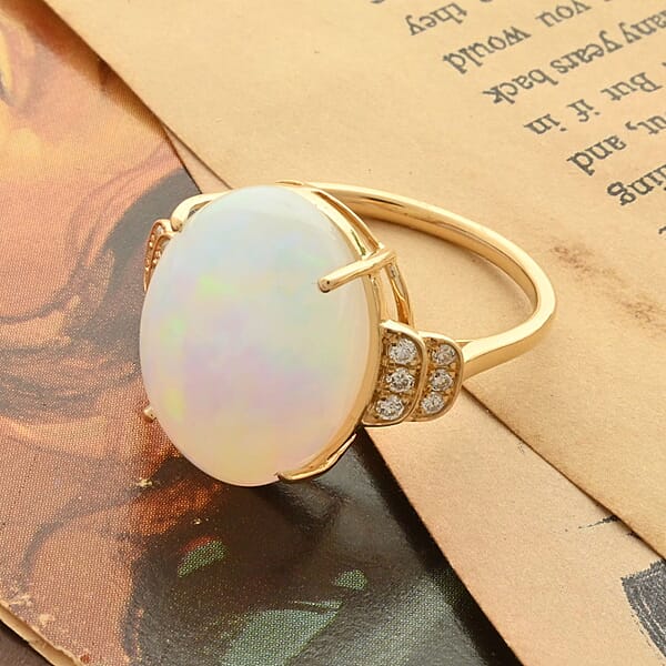 Certified And Appraised Iliana 18K Yellow Gold AAA Ethiopian Welo Opal And G-H SI Diamond Ring 4.20 Grams 10.15 Ctw