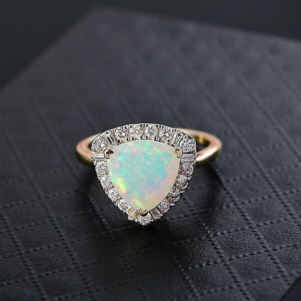Certified & Appraised AAA Ethiopian Welo Opal And Luxuriant Diamond G-H SI 2.50 Ctw Ring In 10K Yellow Gold