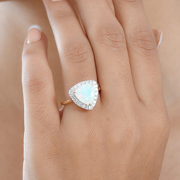 Certified & Appraised AAA Ethiopian Welo Opal And Luxuriant Diamond G-H SI 2.50 Ctw Ring In 10K Yellow Gold