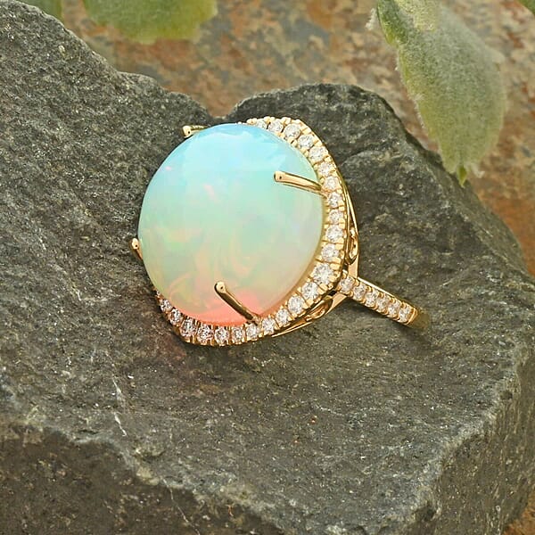Certified & Appraised Iliana 18K Yellow Gold AAA Ethiopian Welo Opal And G-H SI Diamond Ring 4.50 Grams 10.20 Ctw