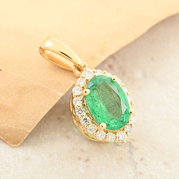 Certified & Appraised Iliana 18K Yellow Gold AAA Kagem Zambian Emerald And G-H SI Diamond Halo Pendant Without Chain 1.00 Ctw