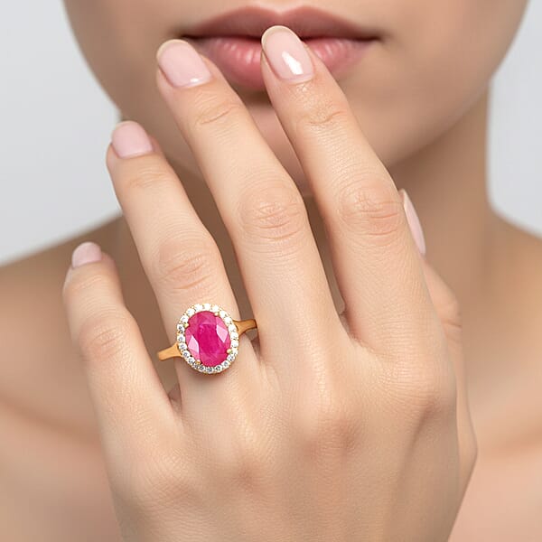 Certified & Appraised Iliana 18K Yellow Gold AAA Montepuez Ruby And G-H SI Diamond Halo Ring 2.50 Ctw