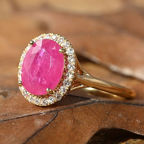 Certified & Appraised Iliana 18K Yellow Gold AAA Montepuez Ruby And G-H SI Diamond Halo Ring 2.50 Ctw
