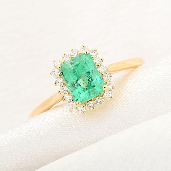 Certified & Appraised Iliana AAA Boyaca Colombian Emerald And G-H SI Diamond 1.55 Ctw Ring In 18K Yellow Gold