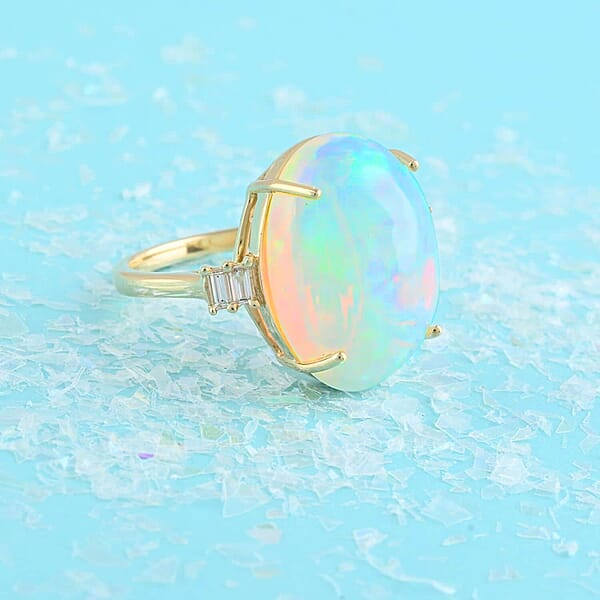 Certified & Appraised Iliana AAA Ethiopian Welo Opal And G-H SI Diamond 7.75 Ctw Ring In 18K Yellow Gold