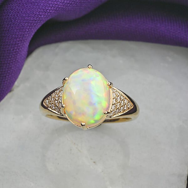 Certified & Appraised Luxoro 10K Yellow Gold AAA Ethiopian Welo Opal And G-H I2 Diamond Ring 2.80 Ctw