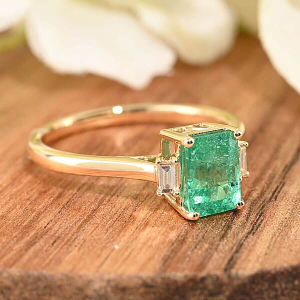 Certified & Appraised Luxoro 14K Yellow Gold AAA Boyaca Colombian Emerald And G-H I2 Diamond Ring 1.20 Ctw