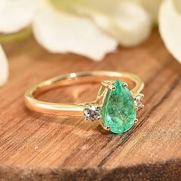 Certified & Appraised Luxoro 14K Yellow Gold AAA Boyaca Colombian Emerald And G-H I2 Diamond Ring 1.00 Ctw