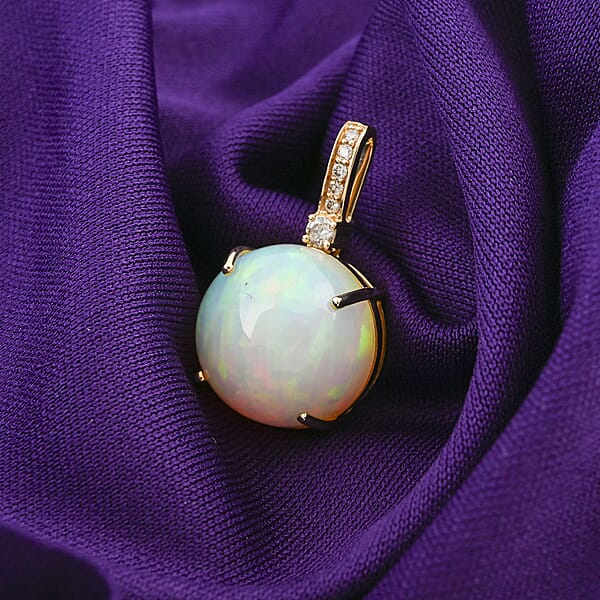 Certified & Appraised Luxoro 14K Yellow Gold AAA Ethiopian Welo Opal And G-H I2 Diamond Pendant Without Chain 7.15 Ctw