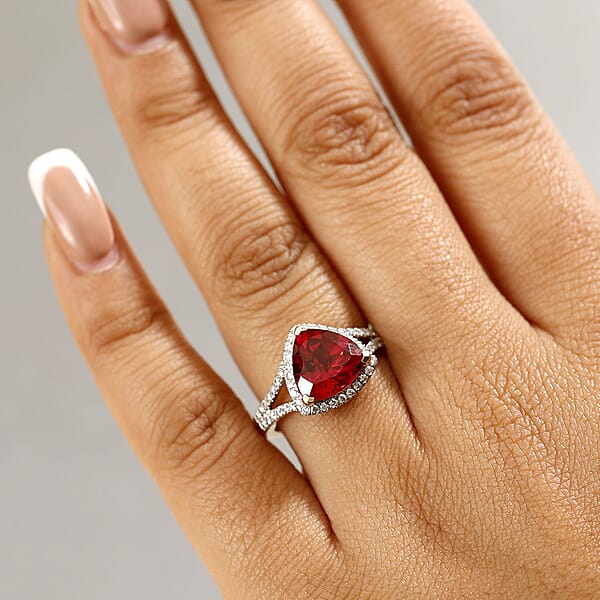 Certified & Appraised Luxuriant AAA Lab Grown Padparadscha Sapphire And E-F VS Lab Grown Diamond 5.28 Ctw Ring In 10K Yellow Gold