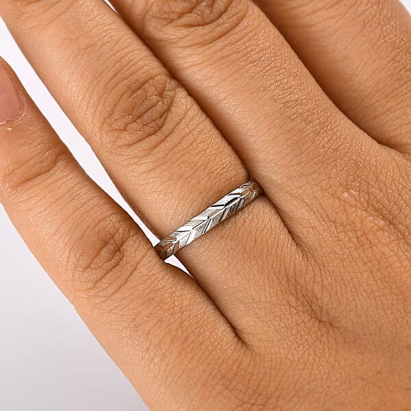 Cheveron Band Ring In 950 Platinum 2.50 Grams
