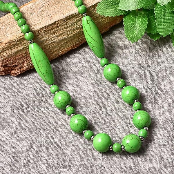 Constituted Green Howlite And Resin Beaded Necklace 18-20 Inches In Stainless Steel 166.00 Ctw