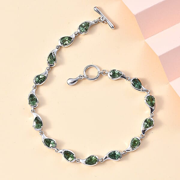 D'Joy Andranomaro Green Apatite Raindrop Bracelet In Rhodium Over Sterling Silver (7.25 In) 7.25 Ctw