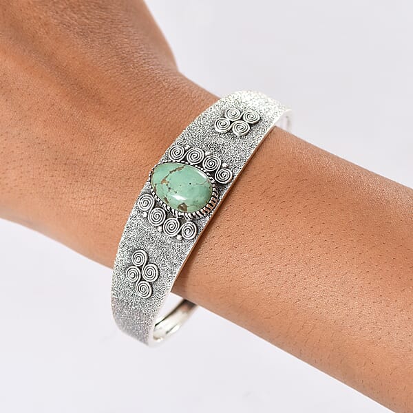 D'Joy Artisan Crafted Tahoe Naveda Turquoise 9.75 Ctw Cuff Bracelet In Sterling Silver (7.25 In)