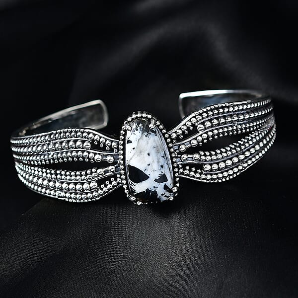 D'Joy Artisan Crafted White Buffalo 14.20 Ctw Cuff Bracelet In Sterling Silver (7.25 In)