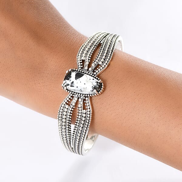 D'Joy Artisan Crafted White Buffalo 14.20 Ctw Cuff Bracelet In Sterling Silver (7.25 In)