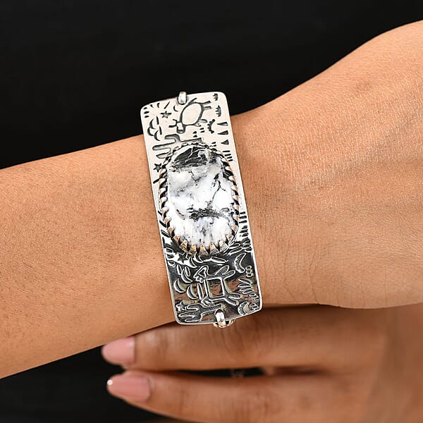 D'Joy Artisan Crafted White Buffalo 34.70 Ctw Legends Of The Desert Bracelet In Black Oxidized Sterling Silver (8.00 In)