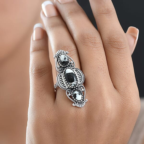 D'Joy Artisan Crafted White Buffalo Ring In Black Oxidised Sterling Silver 5.80 Ctw