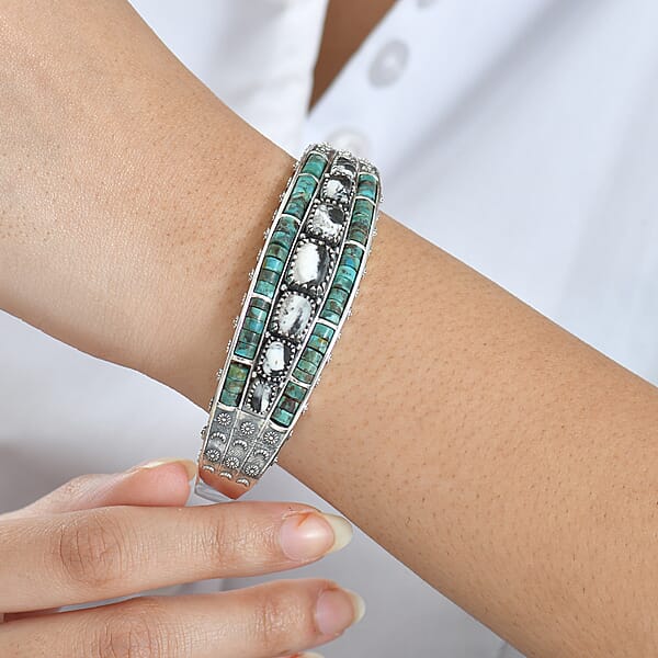 D'Joy Artisan Crafted White Buffalo Royston Turquoise Cuff Bracelet In Oxidized Sterling Silver 24.00 Ctw (7.25 Inches)