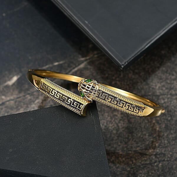 D'Joy Chrome Diopside 0.25 Ctw Bangle Bracelet In 18K Vermeil Yellow Gold Over Sterling Silver (6.50 In)