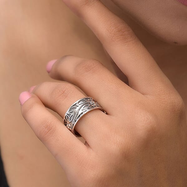 D'Joy Floral Spinner Ring In Sterling Silver 4.90 Grams