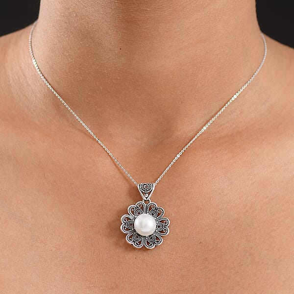 D'Joy Indian Artisan Crafted Freshwater Pearl Flower Petals Pendant Without Chain In Sterling Silver