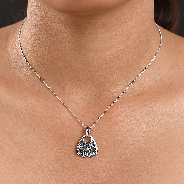 D'Joy Passport To Israel Artisan Crafted Floral Pendant Necklace In Sterling Silver 6 Grams 20 Inches