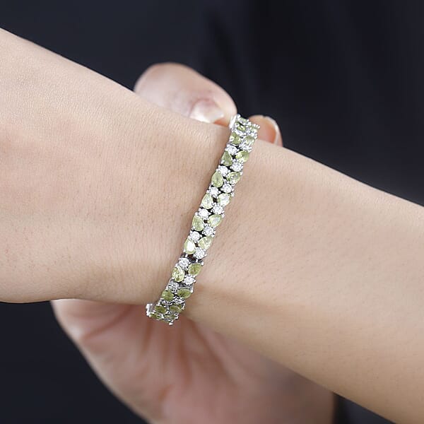 D'Joy Premium Sphene And Moissanite Bracelet In Rhodium Over Sterling Silver (7.25 In) 13.50 Ctw