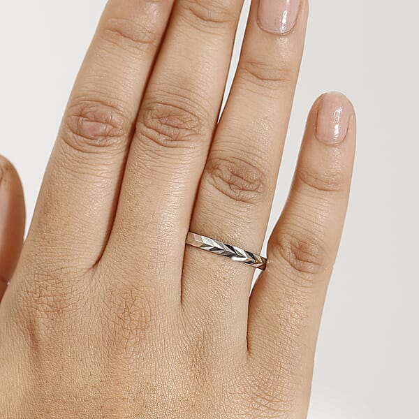 Diamond-cut Band Ring In 10K White Gold 2.50 Grams (Del. In 10-12 Days)