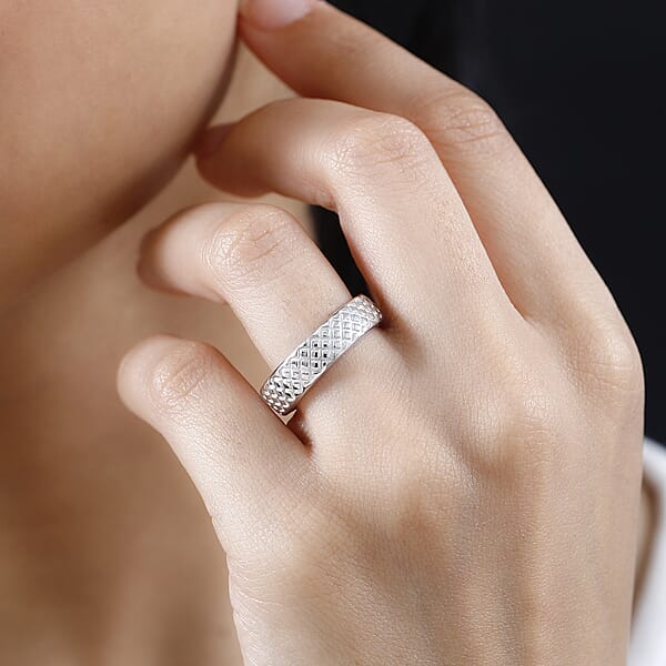 Diamond-cut Band Ring In 10K White Gold 5.50 Grams (Del. In 10-12 Days)
