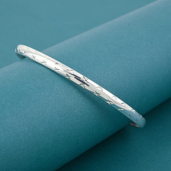 Diamond-cut Bangle Bracelet In Sterling Silver (8.0 In) 3.60 Grams